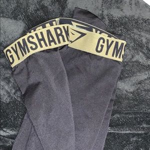 Gym shark leggings